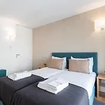 FLH Chiado Elegant Apartment